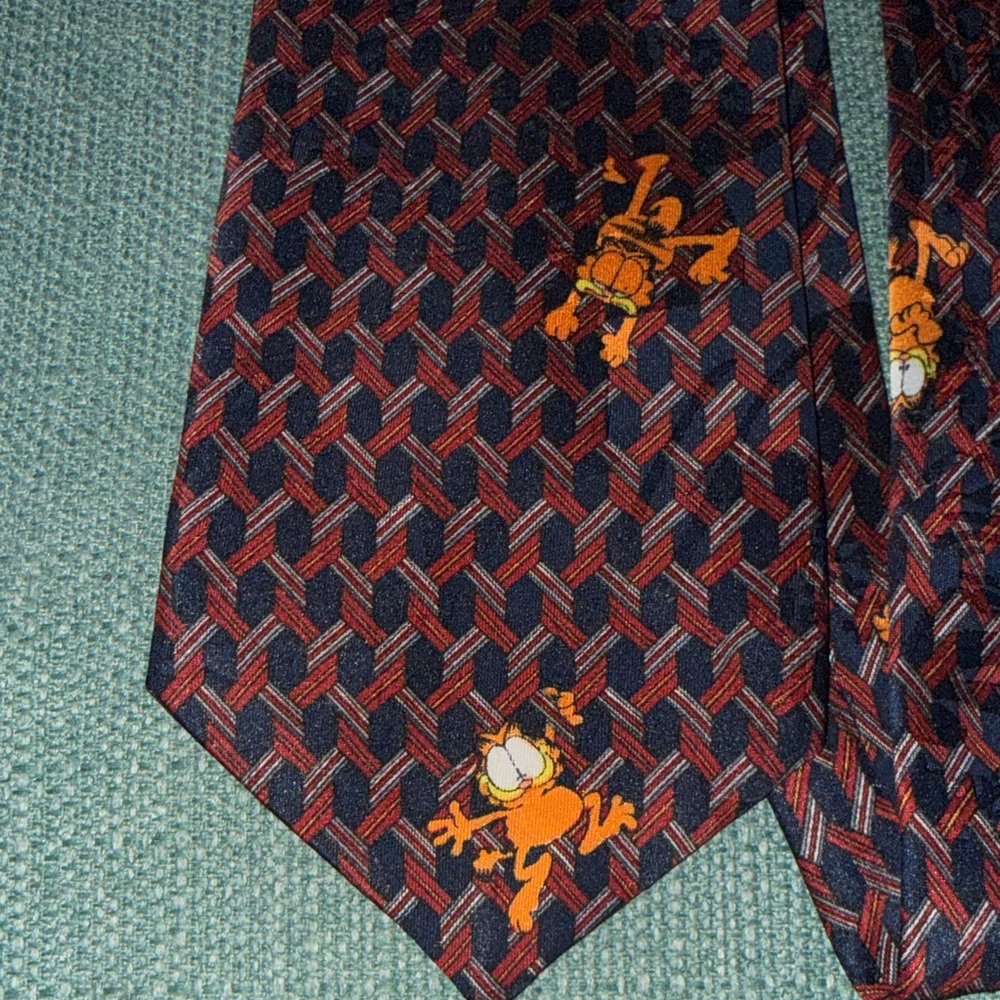 Paws Addiction Garfield Tie 🔥 - Picture 2 of 4